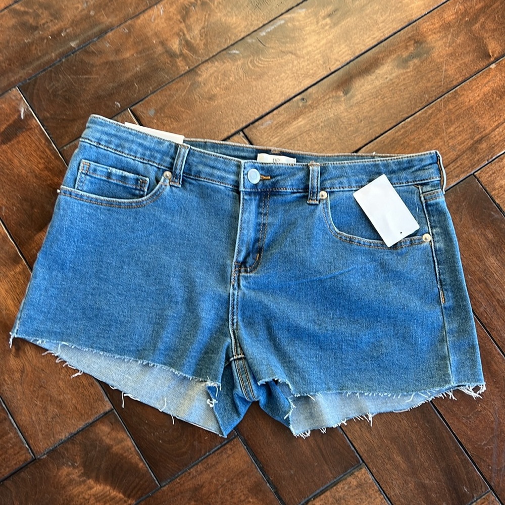 Designer Be Responsible vintage medium wash stretch low rise shorts